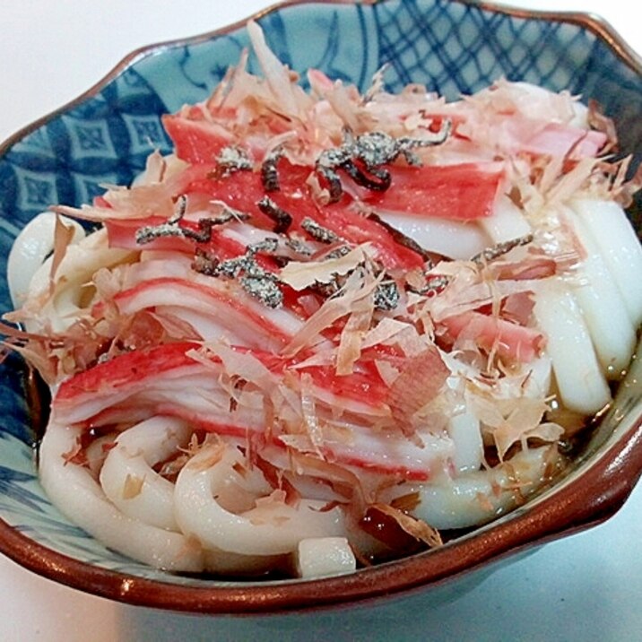 かにかまと塩昆布とかつお節の冷やし饂飩